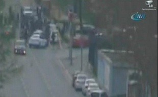 Attaque contre le QG de la police à Istanbul, le 1er avril 2015.