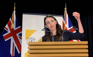 La Première ministre Jacinda Ardern a décidé de reconfiner Auckland, la plus grande ville de Nouvelle-Zélande, pendant sept jours.