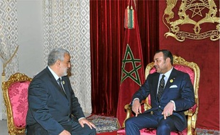 Abdelilah Benkirane (à g.), leader du PJD, a été nommé Premier ministre du Maroc hier par le roi Mohammed VI (à dr.).