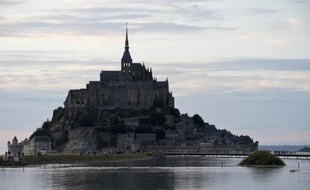 Le Mont Saint Michel, un des principaux sites touristiques français, le 12 août 2014