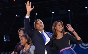 Obama a remporté mardi l'élection présidentielle américaine face au républicain Mitt Romney, décrochant à 51 ans un second mandat historique à la tête de la première puissance mondiale.