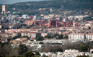 Gardanne le 23 mars 2011 - L'usine de Gardanne et l'ancienne mine de charbon.