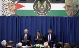 Les dirigeants palestiniens, sous pression pour agir après la diffusion d'analyses médicales confortant la thèse d'un empoisonnement de leur chef historique Yasser Arafat, ont désigné vendredi Israël comme l'unique suspect de son "assassinat".