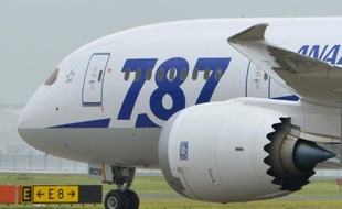 Les dirigeants du groupe de transport aérien japonais ANA Holdings ont indiqué jeudi être en train de négocier avec l'avionneur américain Boeing des dédommagements pour le préjudice lié à l'interdiction d'exploiter les avions B787 durant quatre mois