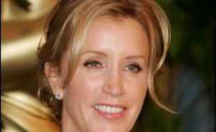 Felicity Huffman, 43 ans, est depuis fin 2004 l'une des actrices américaines les plus populaires grâce à son rôle dans la série télévisée "Desperate Housewives".