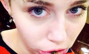 Miley Cyrus pose sur Instagram avec son faux nouveau tatouage