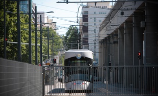 Le tramway s'arrête pour l'heure aux portes des quartiers Nord à Marseille