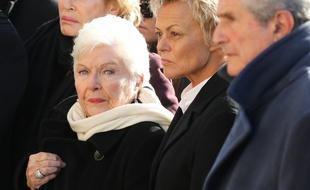 Line Renaud, Muriel Robin et Claude Lelouch à la cérémonie en l'honneur de Johnny Hallyday, à l'église de la Madeleine, le 9 décembre 2017.
