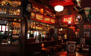 Un pub irlandais (illustration).