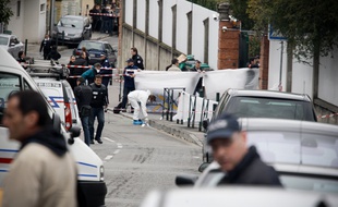 Le 19 mars 2012 au matin devant le collège Juif Ozar Hatorah, à Toulouse