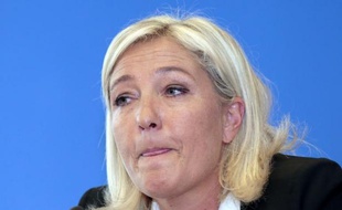 La présidente du FN Marine Le Pen s'est opposée lundi sur RTL à tout impôt supplémentaire sur les retraités pour améliorer les comptes de la Sécurité sociale, estimant qu'"il y a des centaines" d'autres "économies à faire".