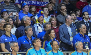 Claude Onesta dans les tribunes du Hall XXL de Nantes, lors de France-Russie en phase de poule du Mondial de handball, le 17 janvier 2017.