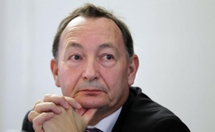 Le procès des prothèses mammaires frauduleuses PIP a de nouveau tourné mardi à Marseille autour de la question des contrôles, un responsable de l'Afssaps évoquant les "limites" de la réglementation et aussi un défaut de signalement de la part des chirurgiens.