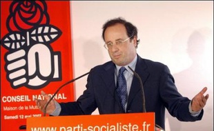Le premier secrétaire du PS, François Hollande, a annoncé vendredi à l'AFP que Bernard Kouchner n'était "plus membre du parti socialiste", après sa nomination comme ministre des Affaires étrangères et européennes du gouvernement Fillon.