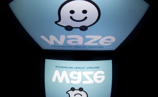 Photo du logo Waze sur une tablette à Paris le 2 juillet 2014.