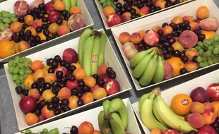 Les corbeilles de Julia Spagnolini et son frère sont garnies de fruits de saison.