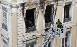Une cigarette mal éteinte serait à l'origine de l'incendie mortel survenu le 8 décembre 2010 à Lyon.