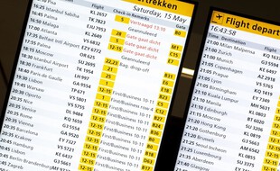 Le tableau des départs à l'aéroport d'Amsterdam. (illustration)