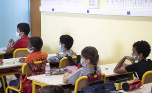 Dans les écoles de 47 départements, le masque ne sera plus obligatoire à partir du lundi 4 octobre 2021.