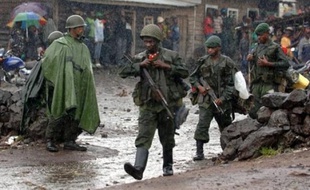 L'offensive conjointe et inédite des armées rwandaise et congolaise se poursuivait jeudi pour la troisième journée en République démocratique du Congo (RDC) contre les rebelles hutu rwandais, enlevant au passage des positions tenues par la rébellion congolaise.
