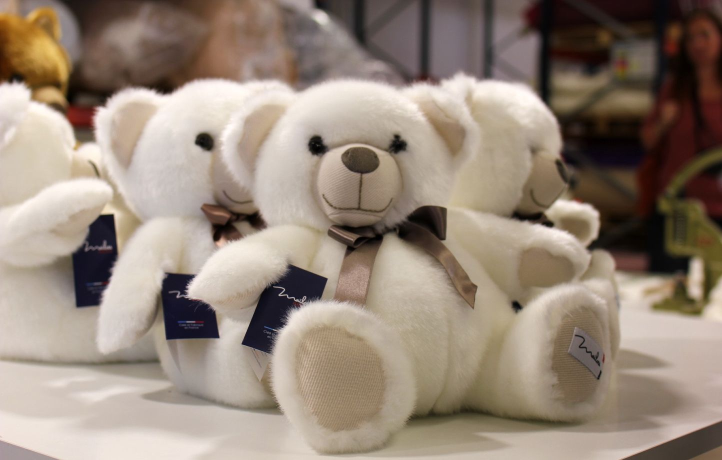 Rachetée par Doudou et Compagnie en 2019, la marque Maïlou Tradition reste l'une des rares à fabriquer des peluches en France. 