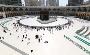 L'esplanade de la Kaaba ce 7 mars, à la Mecque. Les autorités saoudiennes ont autorisé la réouverture du lieu saint.