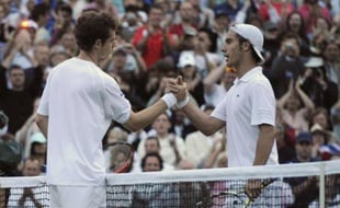 Britain's Andy Murray (L) shakes hands with Richard Gasquet of France (R) after winning their match Gasquet at the Wimbledon tennis championships in London June 30, 2008. REUTERS/Toby Melville (BRITAIN)