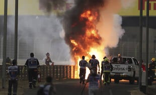 La voiture de Romain Grosjean en feu lors du GP de Barheïn, le 29 novembre 2020.
