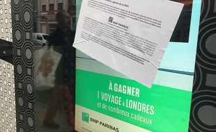 L'écran lumineux de l'agence BNP de Saint-Maurice, à Lille