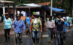 Une trentaine de routes en Colombie étaient bloquées jeudi par des paysans qui ont lancé lundi un mouvement social illimité pour obtenir des aides et un meilleur accès à la propriété foncière, selon la police.