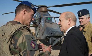 Jean-Yves Le Drian, ministre de la Défense, le 7 mars 2013 au Mali.