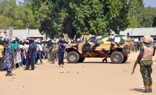 Des soldats dans les rues de Maiduguri, capitale de l'Etat de Borno, dans le nord-est du Nigeria, le 24 janvier 2015