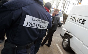 Des membres du service de déminage de la police nationale. Illustration.