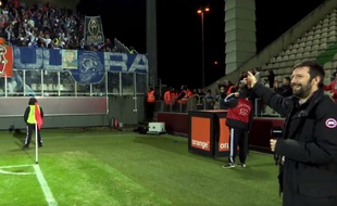 Julien Cazarre face au kop marseillais, à Metz, le 3 février 2017.