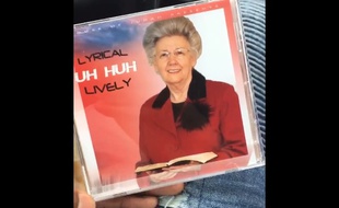 Lyrical Lively nous confirme que l'on peut rapper et avoir 74 ans.