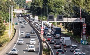 Un embouteillage sur l'autoroute A6, le 13 juillet 2017.