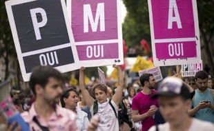 Le comité consultatif national d'éthique (CCNE) reporte ses états généraux sur la question de l'assistance médicale à la procréation (AMP ou PMA) "au début 2014", le débat public sur la fin de vie ayant bousculé son calendrier, a annoncé mardi son président, Jean-Claude Ameisen sur RMC/BFMTV.