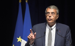 Jean-Jack Queyranne, le président de Rhône-Alpes. May 11, 2015 after he inaugurated a new wing of a state research laboratory at the Inserm (Medical AFP PHOTO / PHILIPPE DESMAZES