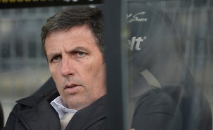 Thierry Laurey sur le banc du Gazélec Ajaccio, le 9 avril 2016.
