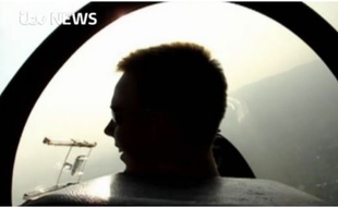 La chaîne britannique ITV News a diffusé une vidéo présentée comme montrant Andreas Lubitz lors d'un vol d'entraînement, il y a une dizaine d'années.