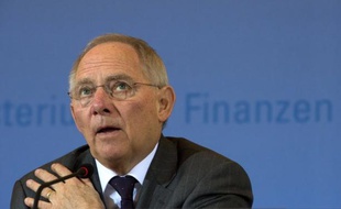 Le ministre allemand des Finances, Wolfgang Schäuble, a déclaré vendredi qu'il était "infiniment laborieux" d'amener tous les pays du monde à coopérer pour juguler l'évasion fiscale.