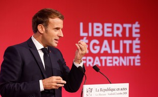 Emmanuel Macron aux Mureaux, ce vendredi.
