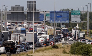 Des bouchons près de Calais, le 30 juin 2015