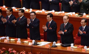 Le Parti communiste chinois (PCC) a clos mercredi son congrès en élisant un comité central qui doit consacrer dès le lendemain Xi Jinping comme numéro un du régime, ainsi que les nouveaux membres de la direction suprême.