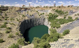 Le «Big Hole» de Kimberley, an Afrique du Sud, considéré comme la plus grosse cavité jamais creusée par l'homme.