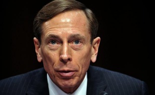 Le général David Petraeus va témoigner vendredi matin devant la commission du Renseignement de la Chambre des représentants sur l'attaque de Benghazi, qui avait coûté la vie à quatre Américains dont l'ambassadeur en Libye.
