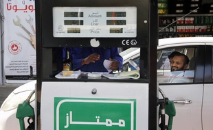 Les prix des carburants ont grimpé dans le monde à la suite d'une attaque de drones contre des installtions pétrolières en Arabie saoudite, ayant provoqué une flambée des cours du pétrole.