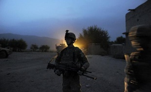 Sept militaires de l'Otan ont été tués par leurs alliés afghans en quatre jours à peine, minant la confiance déjà ténue entre la force internationale et les Afghans, ce qui risque de fragiliser encore la transition sécuritaire des troupes étrangères aux forces locales à la fin 2014.