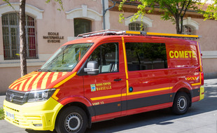 Le véhicule des marins-pompiers de Marseille pour la recherche du Covid-19 dans les eaux usées.