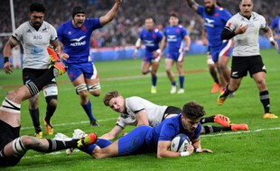 Romain Ntamack inscrit un essai lors de France - Nouvelle-Zélande le 20 novembre 2021